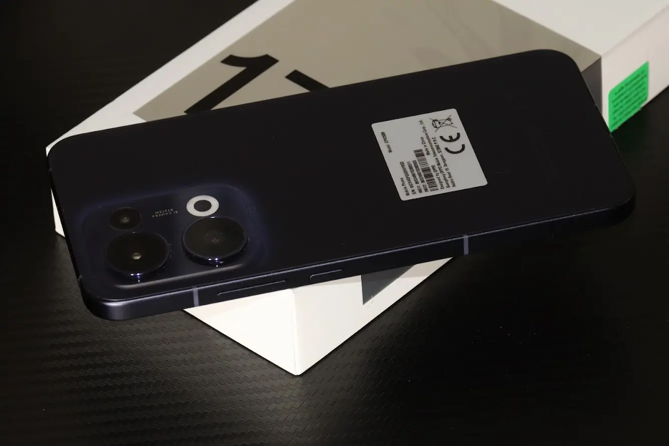 OPPO Reno13 5G має захист IP69 та камеру зі ШІ