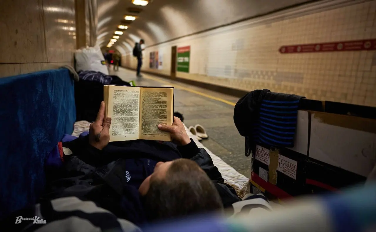 Під час нічної атаки в київському метро укривалося майже 25 тисяч людей, з них — 2,5 тисячі дітей