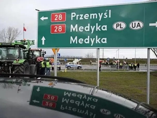 На польсько-українському кордоні заблоковано пункт пропуску "Медика-Шегині": що відбувається