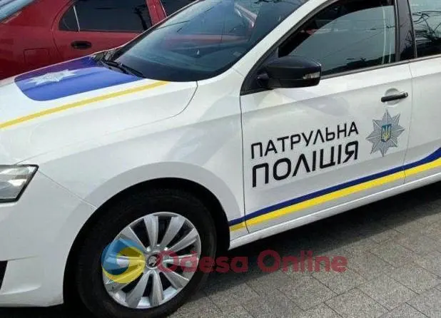 Патрульні супроводили до одеської обласної лікарні жінку, яка потребувала термінової медичної допомоги