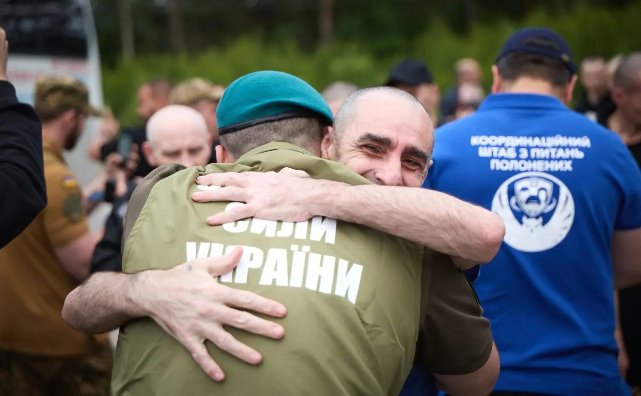Обмін полоненими 12 червня: серед звільнених є військові, яких вважали зниклими безвісти. ВІДЕО
