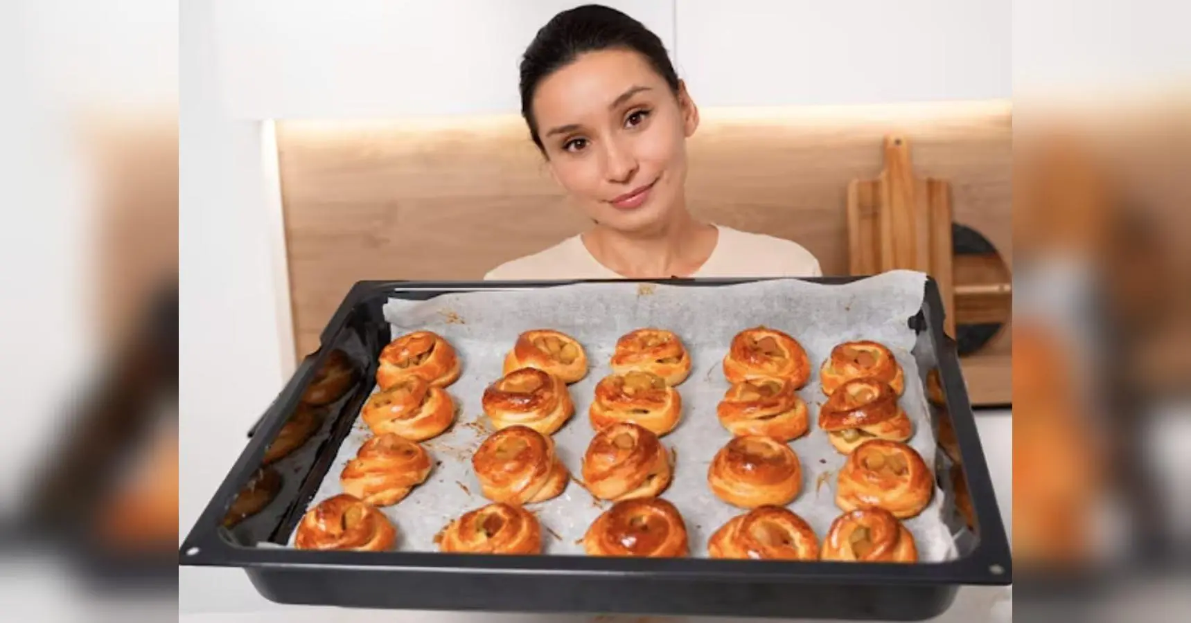 Рецепт смачних булочок з яблучною начинкою