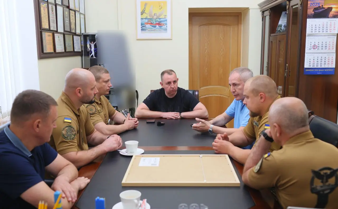 Очі для мобільних вогневих груп: БФ «Сучасна Україна» передав прилад РЕБ для Нацгвардійців
