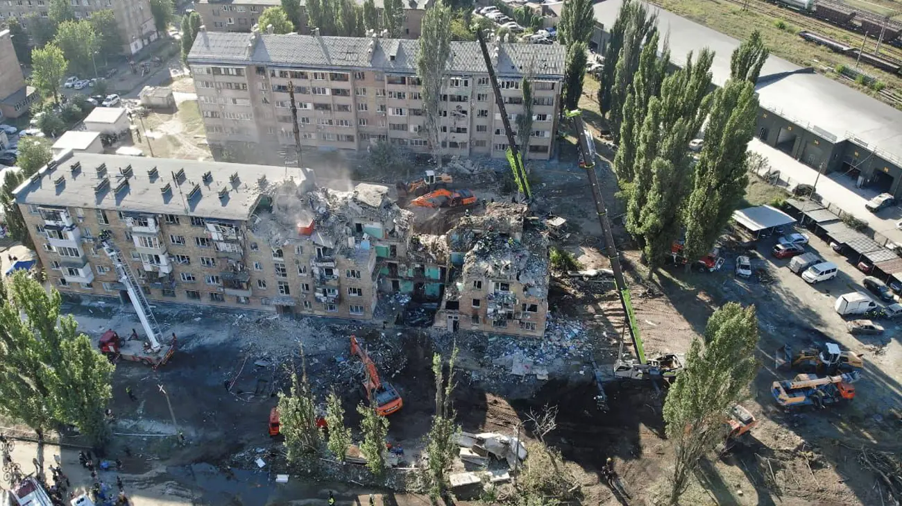 Атака РФ на Київ: кількість загиблих збільшилась до 19, під завалами можуть бути ще люди