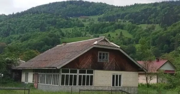 Мрія багатьох: скільки коштують невеликі будинки в Карпатах