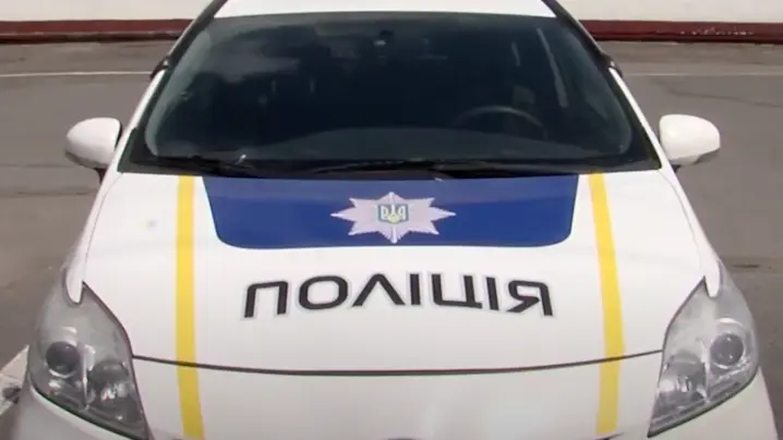 Встромила ніж у живіт коханого: на Буковині розшукали підозрювану у вбивстві