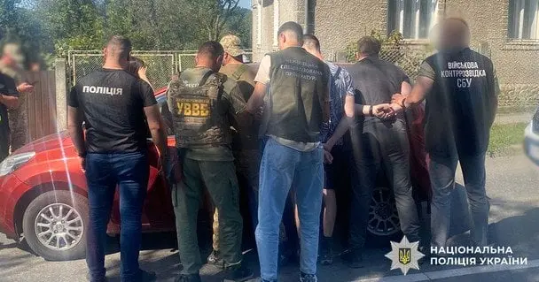 На Буковині працівники ТЦК переправляли ухилянтів за кордон: скільки брали за "послуги"