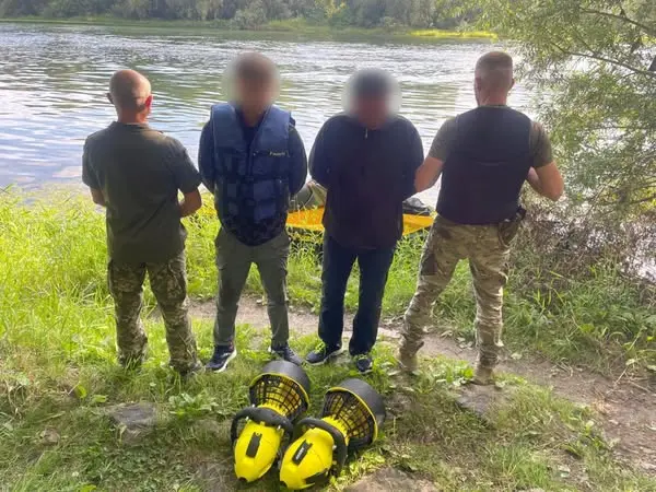 На Вінниччині чоловіки влаштували «водні перегони» на Дністрі з прикордонниками