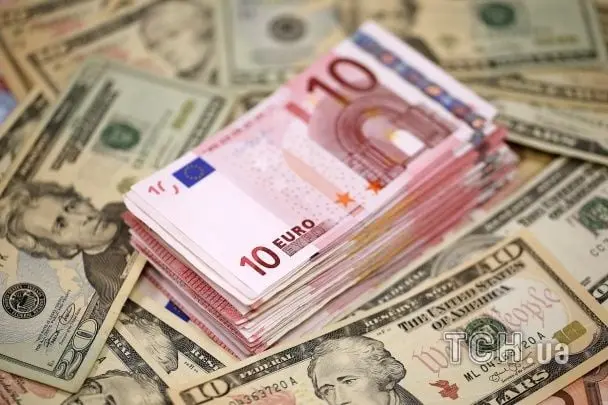 Курс валют на 27 серпня: скільки коштують долар, євро і злотий