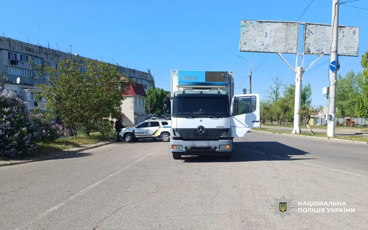 На Одещині 19-річного водія вантажівки з Миколаївщини судитимуть за ДТП, в якому постраждав велосипедист