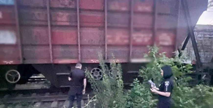 Одеські медики намагаються врятувати дівчинку, яку вдарило струмом на вагоні поїзда