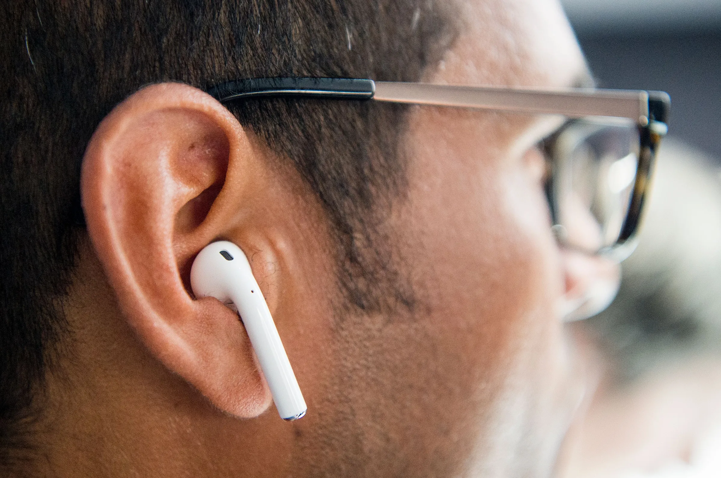 Живий переклад у навушниках: як iOS 26 зробить AirPods незамінними