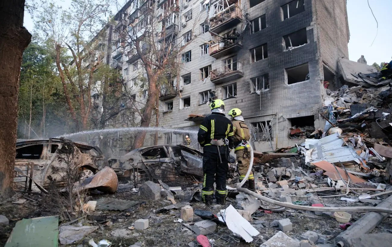 Рятувальна операція у Києві завершена: МВС назвало кількість жертв та врятованих