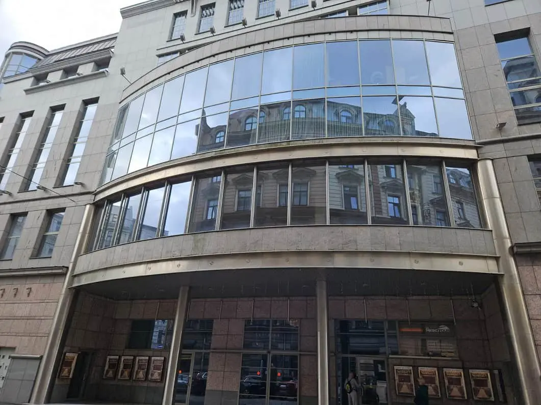 У Латвії вп’яте виставили на аукціон Будинок Москви, виторг з якого хочуть передати Україні