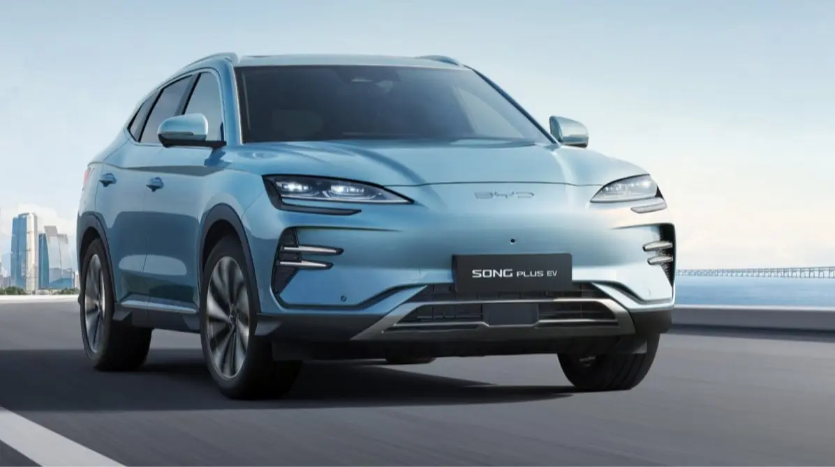 Українці у першій половині 2025 року придбали понад 7000 авто з Китаю, 85% з них – електромобілі