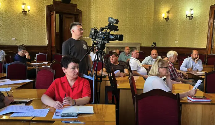 Депутати Чернівецької облради продовжили контракти керівникам онкоцентру та центру крові