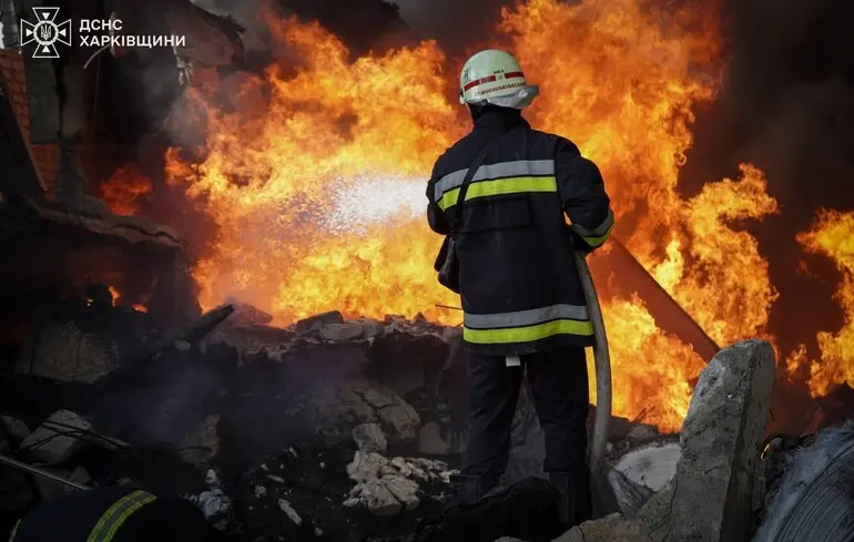 Росіяни вдруге за добу вдарили по Харкову: загинула одна людна, щонайменше 18 поранених