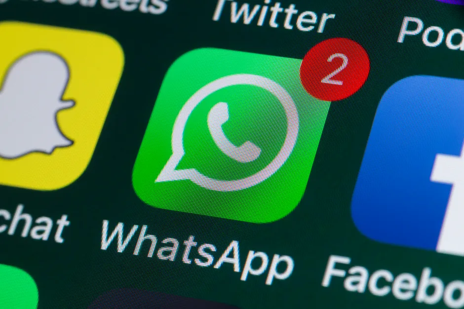 WhatsApp додає транскрипцію голосових повідомлень: як це працюватиме для українців