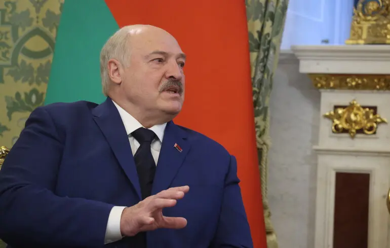 Напередодні Дня єдності Лукашенко помилував 25 в'язнів