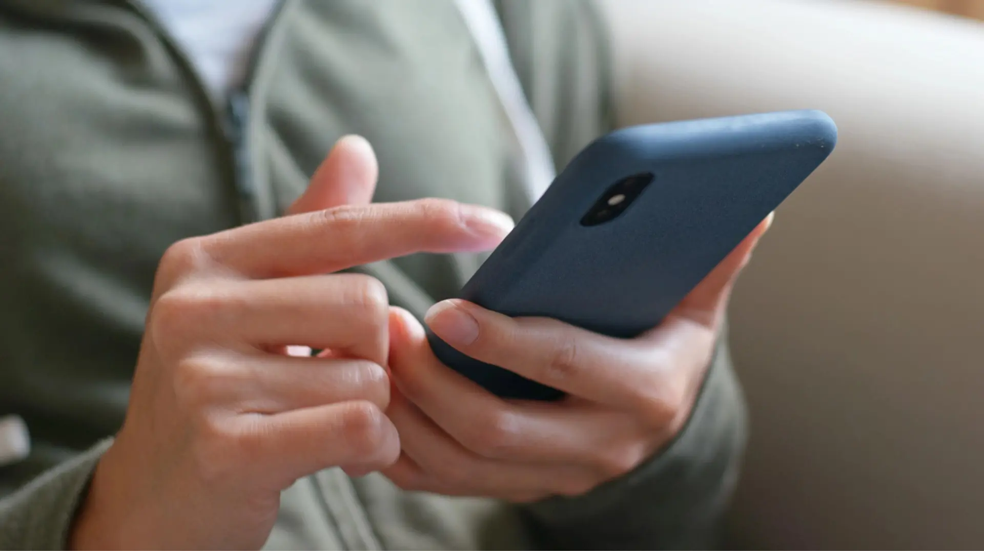 Замість слова – три крапки: Rozetka звинуватили в униканні слова "війна" у Viber-повідомленнях