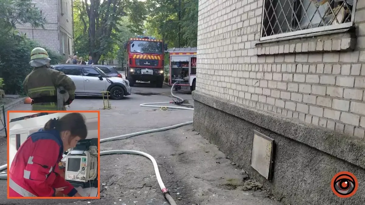 Із задимленого помешкання вивели чоловіка: у Самару горіла квартира у двоповерховому будинку