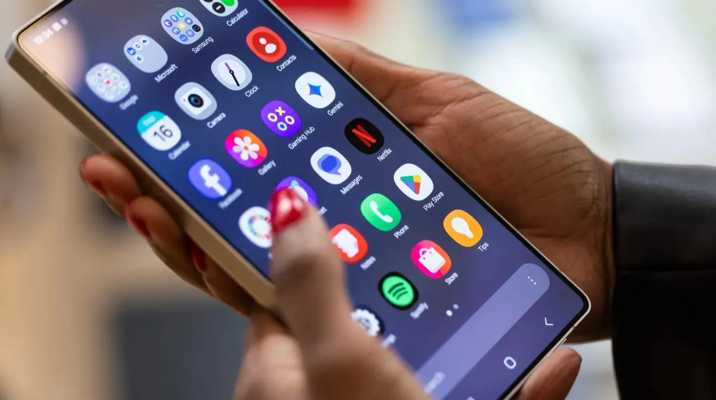 Samsung інтегрує штучний інтелект Perplexity у свої пристрої