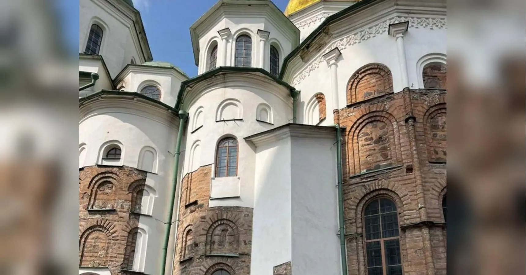 росія пошкодила Софійський собор в Києві під час нічного терору (фото)