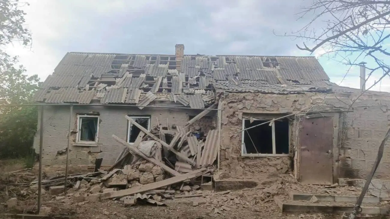 Ворог атакував Дніпропетровщину ракетою, дронами й артилерією: 2 поранених