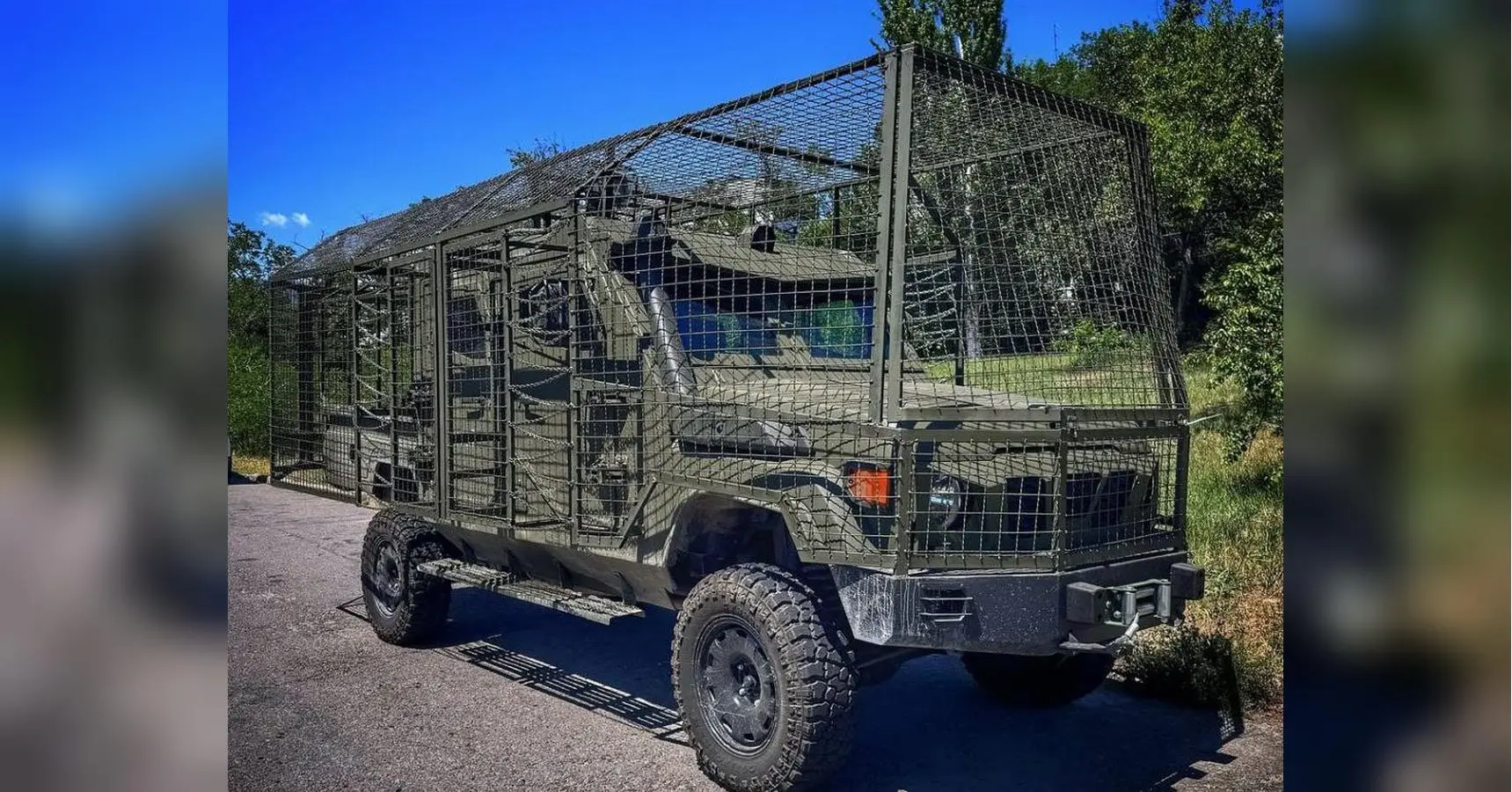 На передовій засвітився новий український бронеавтомобіль: у чому його особливість