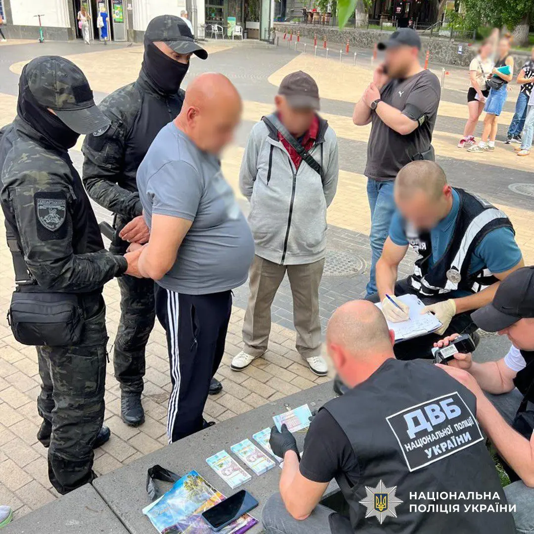 На Київщині жінка хотіла “визволити” чоловіка з в’язниці, але стала жертвою шахрая