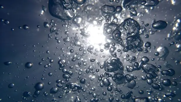 Вчені знайшли найстарішу воду на Землі: що вони розповіли після її дегустування