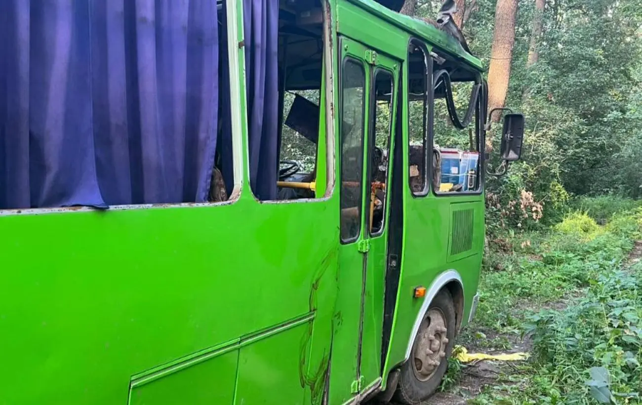 Атака РФ на автобус під Сумами: постраждалих вже 19, з'явились фото наслідків удару