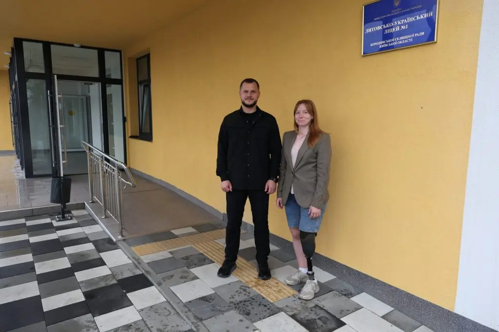 Микола Калашник разом із ветеранкою, спортсменкою Ольгою Бендою провели інспекцію безбар’єрності в Бородянці