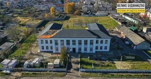 Посадовець ЛОВА отримав підозру у справі про крадіжку 600 тис. грн на ремонті в школі в Гірнику