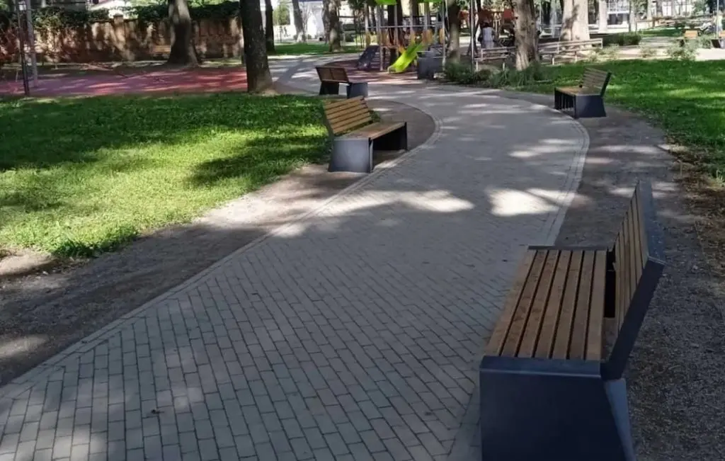 Яких розмірів має бути зручна вулична крамниця
