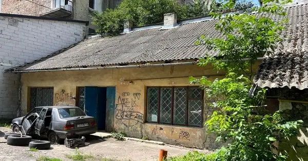 Фірма родини Креховецьких без конкурентів купила стару будівлю біля залізничного вокзалу