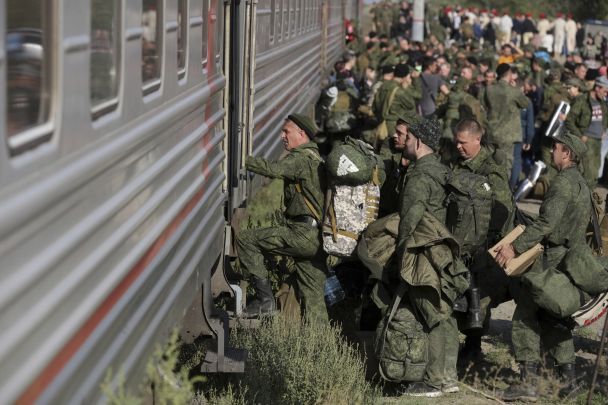 Армія РФ накопичує особовий склад поблизу держкордону: де є загроза штурму