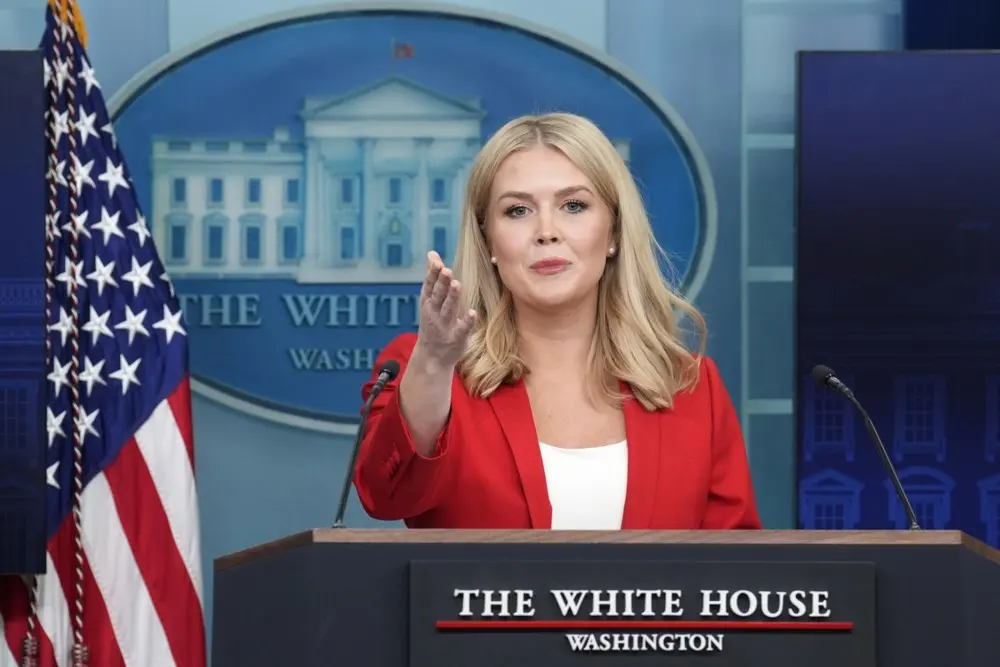 Ливитт объяснила, что имел в виду Трамп под очередными "двумя неделями" для Путина