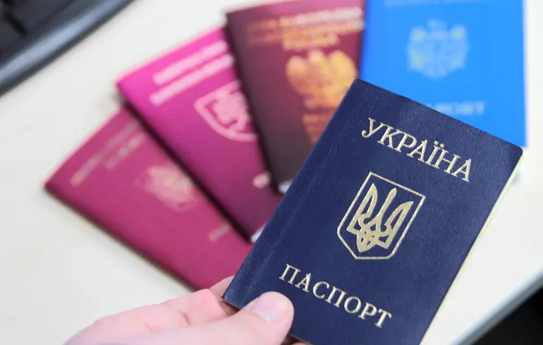 Зеленський підписав закон про множинне громадянство