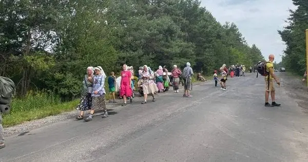Прихильники УПЦ МП попри заборону організували пішу ходу до Почаївської лаври