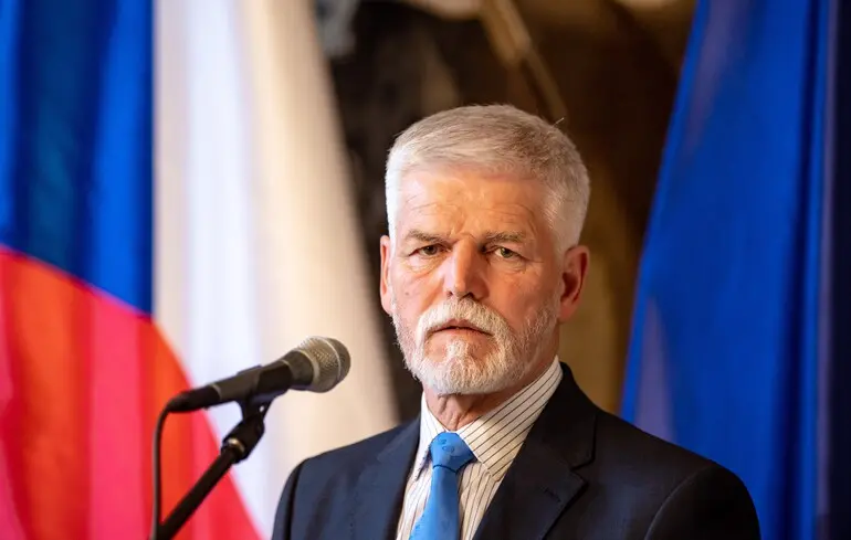 Президент Чехії попередив про російську та китайську кіберзагрози для Європи: Пекін не поступається Москві 