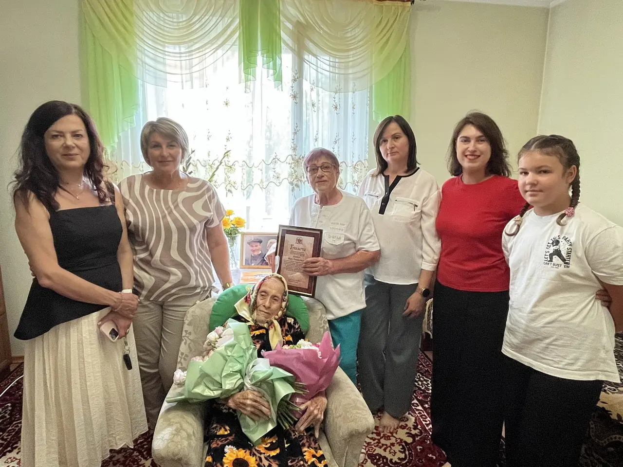 Вінничанка відзначила 100-річчя: привітання від міської ради