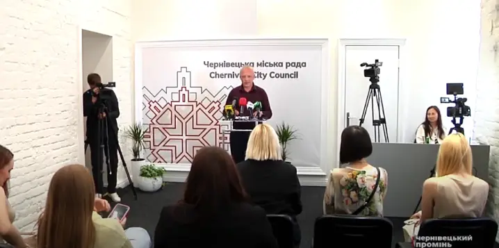 Кадрові зміни у департаменті та асфальт на Головній: Роман Клічук про зміни у Чернівцях