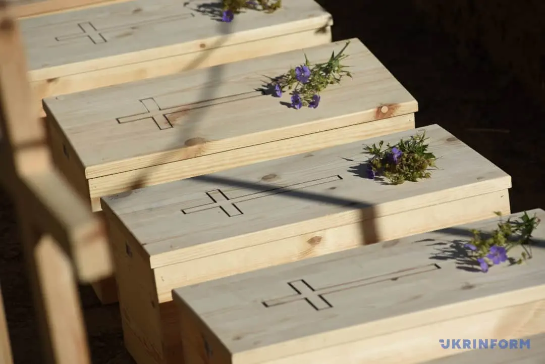 На Тернопільщині за участі делегації з Польщі перепоховали знайдених під час ексгумацій