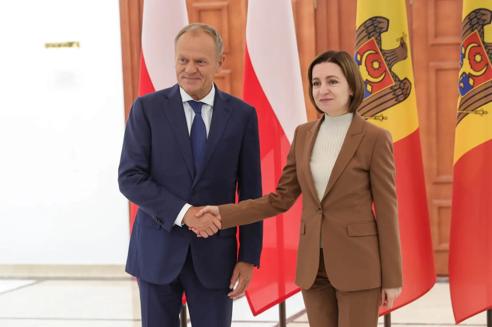 Туск каже, що своїми виборами Молдова дала всім урок
