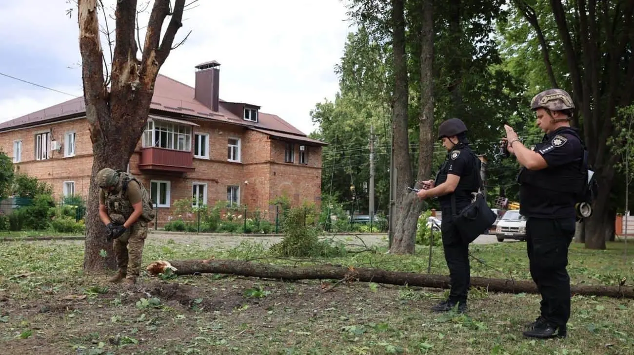 РФ атакувала Суми: поранено дитину, пошкоджено будинки та авто