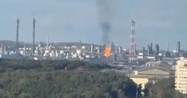 У Росії внаслідок атаки дронів виникла пожежа на  Ново-Уфимському НПЗ