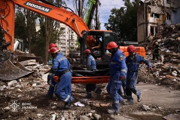 Масований удар РФ по Києву: поліцейські показали перші хвилини після обстрілу