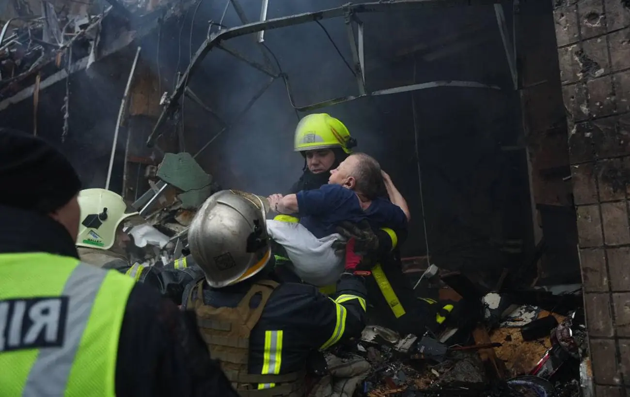 Нічний обстріл Харкова: у ОВА показали фото наслідків ворожої атаки