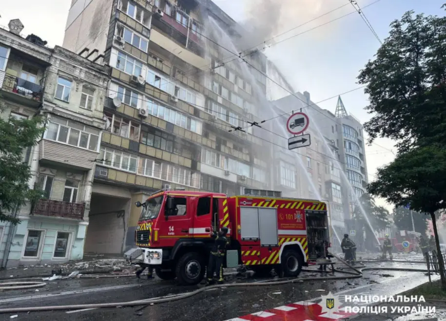 Сибіга після чергового обстрілу Києва закликав США і ЄС не зволікати з санкціями